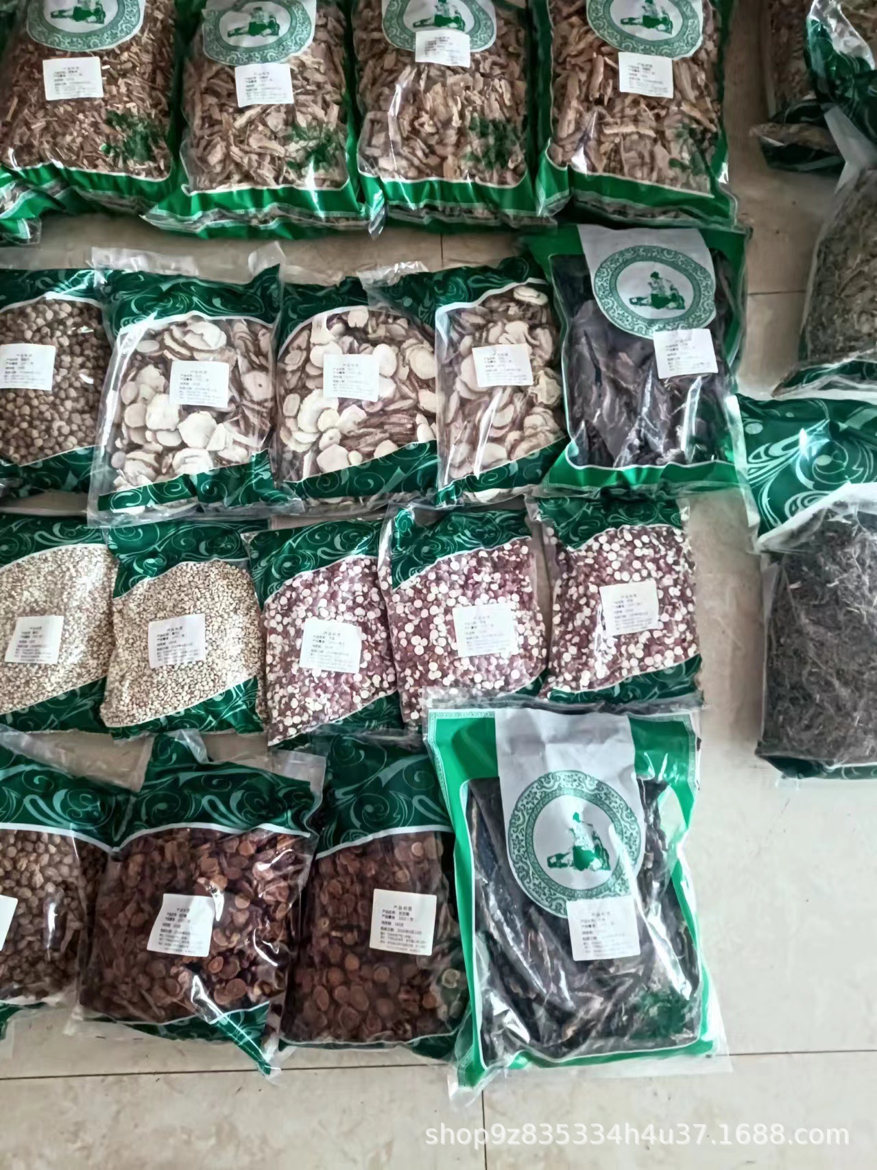 Dried Hawthorn Berries Shan Zha Chinese Herbal Slices for Tea and Culinary Use 10g Pack specifications