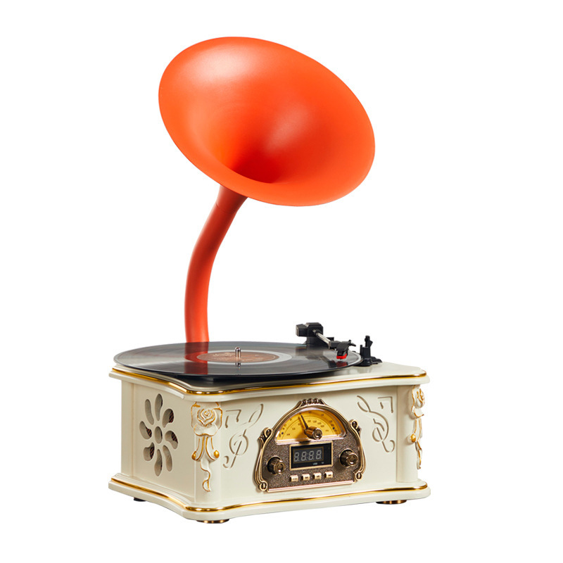 新型の黒ゴムレコード機のレトロな音響のスピーカーのbluetoothは古い蓄音機のラジオをまねて家楽の声のメーカーを並べます。|undefined