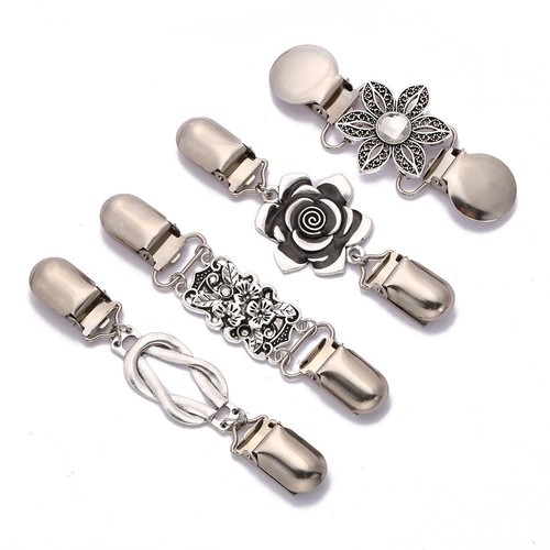 Creative Carved Retro Silk Scarf Clip for Women, Non-Slip Collar Tie Clip