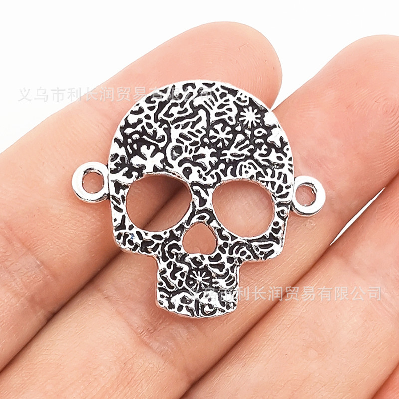 メーカーはハロウィンの鬼頭パンクのスカルのペンダントDIY合金のアクセサリーを提供しています。