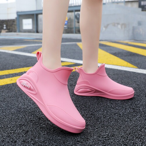 Dedicated Korean Version Women's Short Boot Rain Boots with Non-slip and Waterproof Features