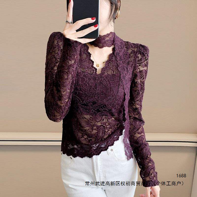 Women's V-neck halter neck hollowed-out lace top, autumn 2026, elegant base layer, slim fit, versatile top.