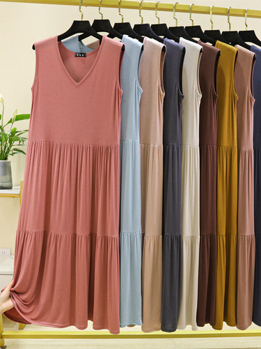 Summer thin modal V-neck dress for plus-size women, featuring a cake-like skirt, sleeveless backless top, and long inner skirt.