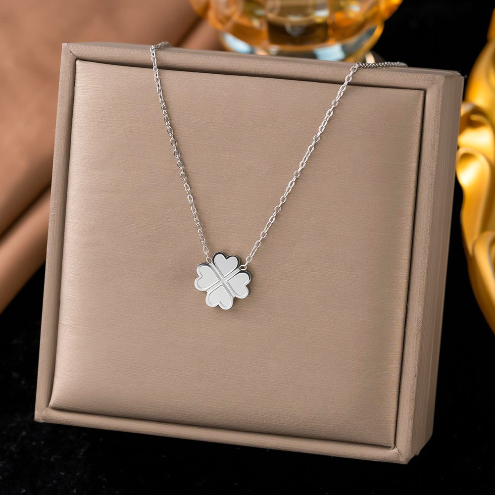 [collar de acero de titanio dorado + acero] collar de amor de nicho con cadena de clavícula avanzada en la moda de lujo ligero femenino