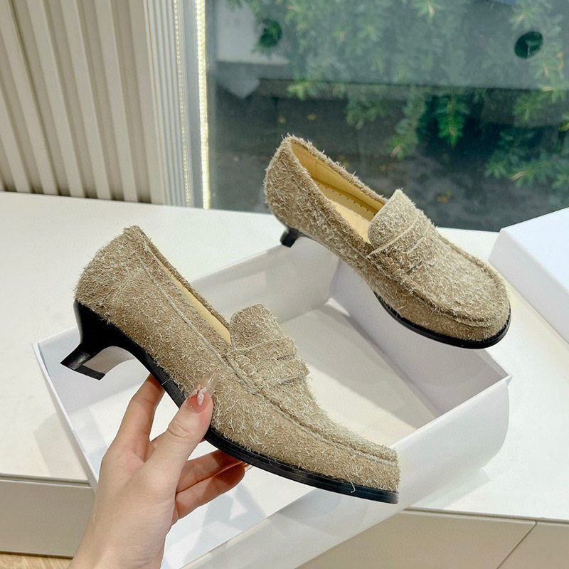 Zapatos de música retro de cuero de terciopelo de nieve para mujer 2025 nuevo estilo de un pie perezoso de tacón grueso zapatos franceses Mary Jane