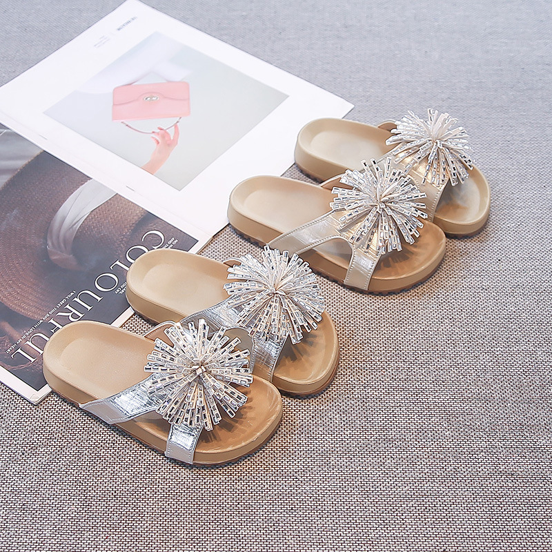 Sandalias para niñas 2026 verano nuevo niño zapatos de playa de dedos descubiertos niños de moda versátil gran fuegos artificiales sandallas image 5