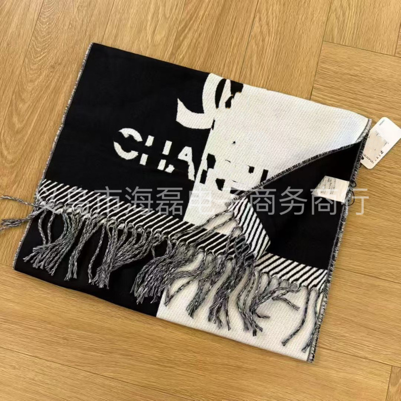 针织提花5字母围巾披肩两用高品质小香风格纹围脖女冬季保暖双面|undefined