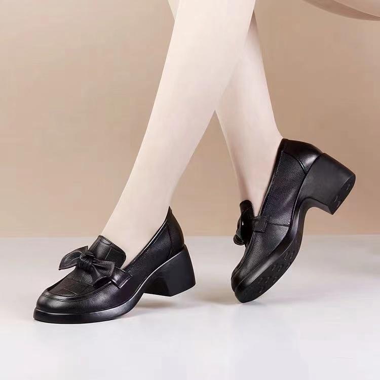 2026 primavera y verano nuevo estilo anti-sucio arco suave estilo de viaje de moda versátil zapatos de trabajo zapatos de mujer Lefour zapatos únicos