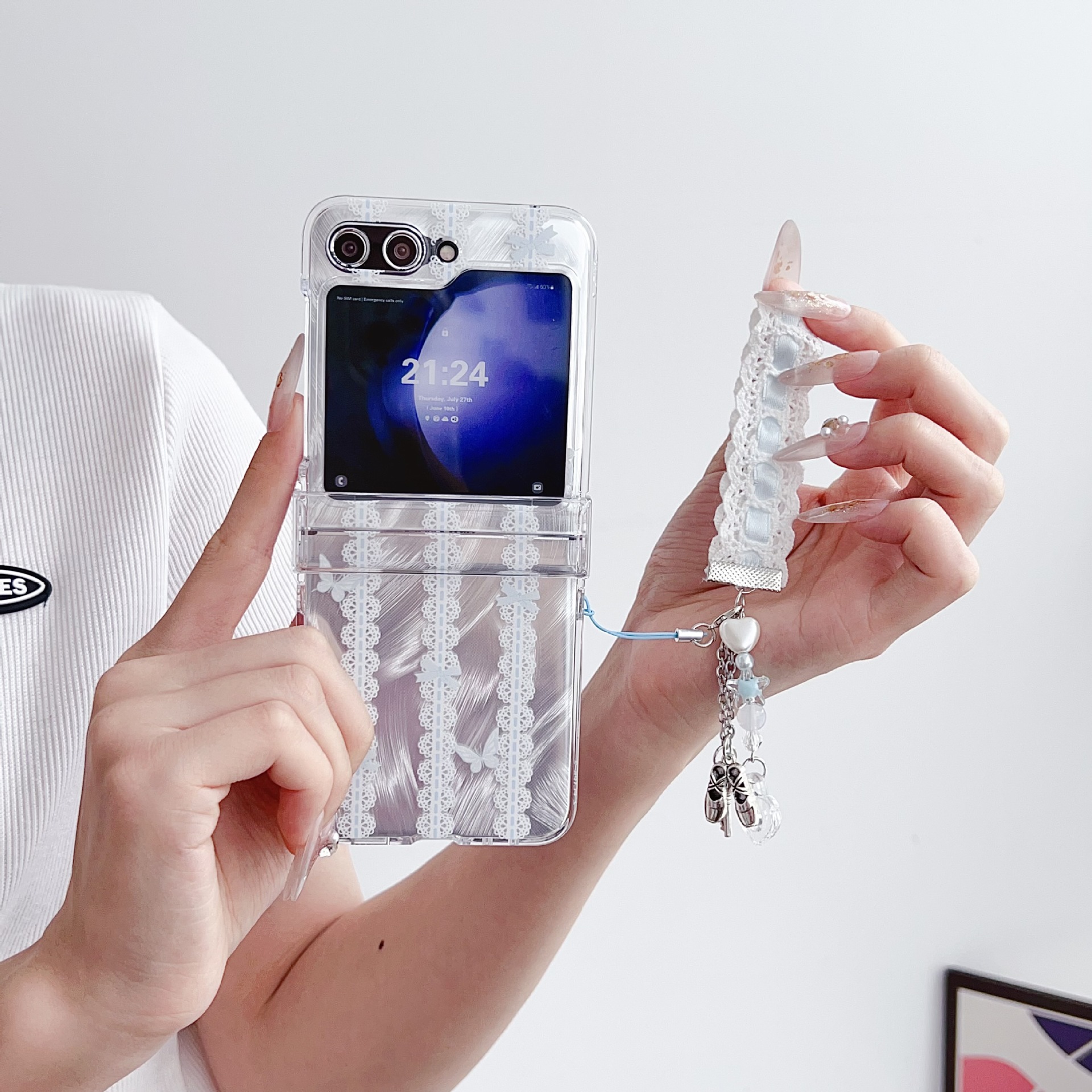 Feather Yarn Lace Butterfly For Samsung Z Flip5 Transparent ZFlip3/4 Protective Case Korean Style Fashion_voghion.com