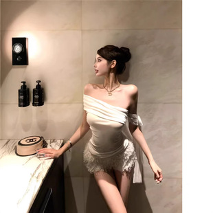 220������ һ���I��ɫ�h������T��Ů�ļ������OӋ����¶������