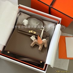 时尚真皮手掌纹凯莉包女2025新款大容量通勤包宽肩带单肩斜挎女包