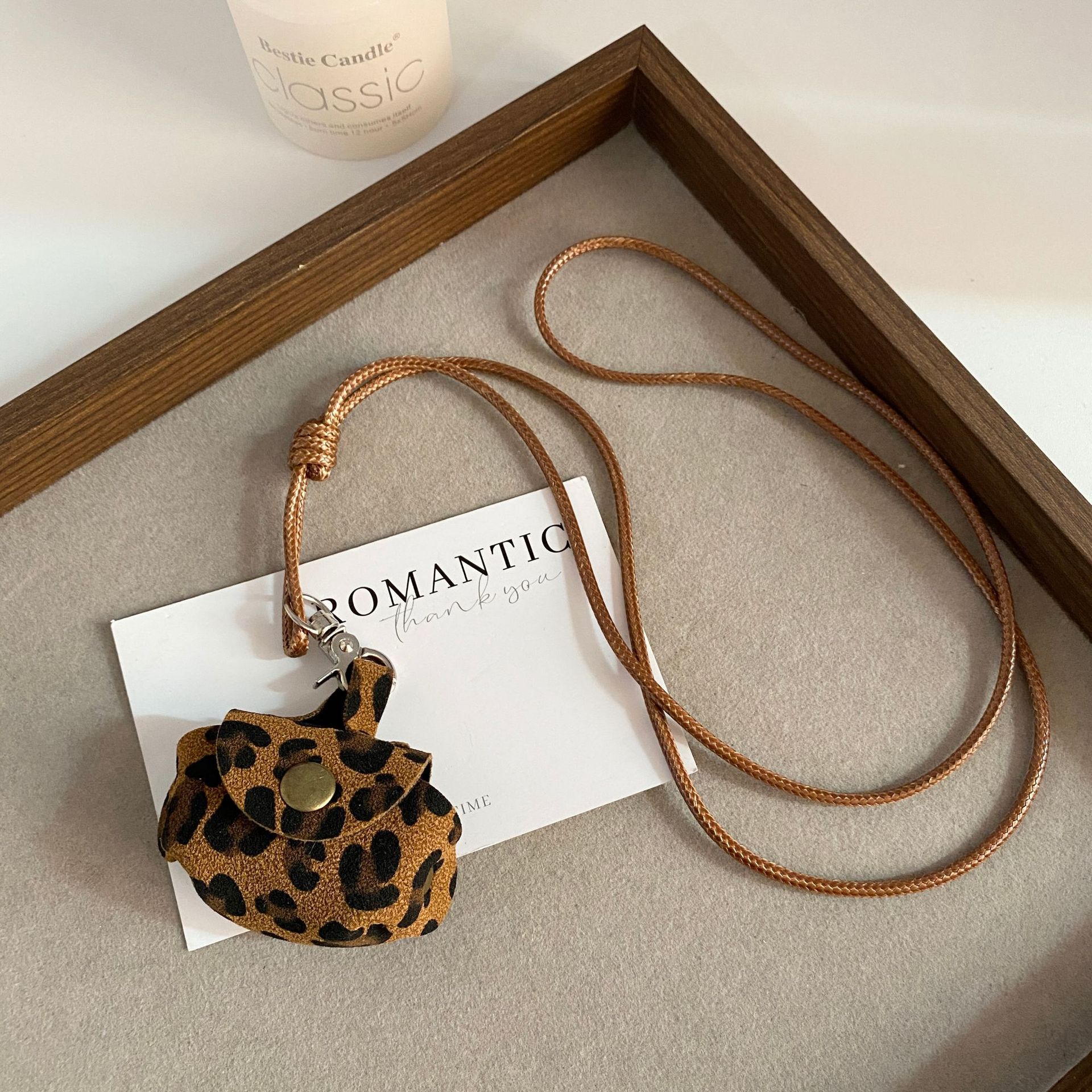 E0073-1 leopard print handbag necklace