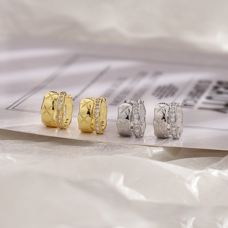 Cross Diamond Pattern Ear Clip French Style Small Fragrant Style Pierced Earrings Double Layer Wave Diamond Exquisite Ear Bone Clip
