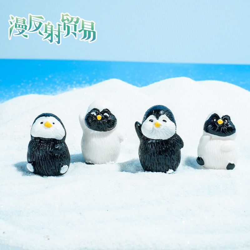 Pingüino blanco y negro resina animal de dibujos animados nuevo lindo pingüino musgo micro paisaje decoración de escena de nieve con adornos