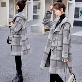 牛角扣双面羊毛大衣女中长款冬季新款连帽格子毛呢外套