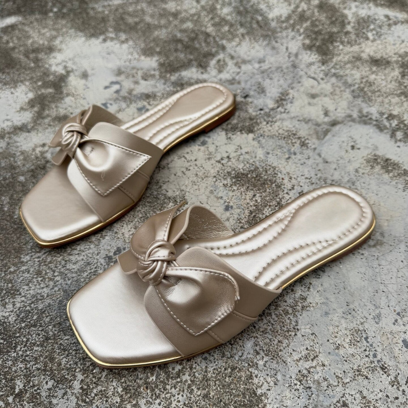Foreign Trade Champagne Gold Square-Toe Bowknot Sandals for Women, Flat-Soled Slip-On Slippers, Soft-Soled Comfortable Open-Toe Beach Shoes Foreign Trade Champagne Gold Square-Toe Bowknot Sandals for Women, Flat-Soled Slip-On Slippers, Soft-Soled Comfortable Open-Toe Beach Shoes