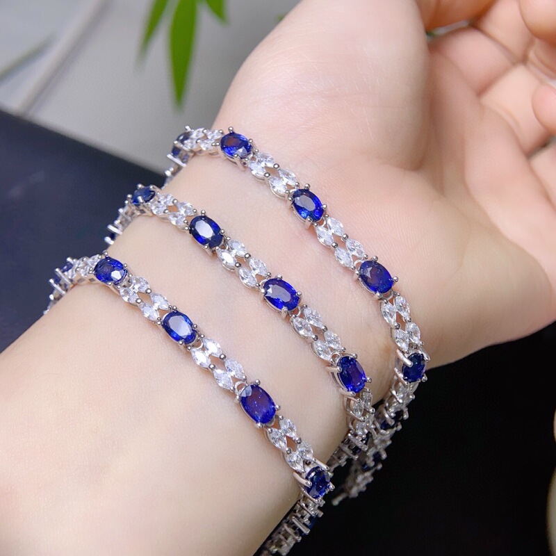 Natural Sapphire Bracelet, a Premium Royal Blue Gem That Symbolizes Loyalty, Compassion, and Honesty, Ranking Second Only to Diamonds in Value Natural Sapphire Bracelet, a Premium Royal Blue Gem That Symbolizes Loyalty, Compassion, and Honesty, Ranking Second Only to Diamonds in Value