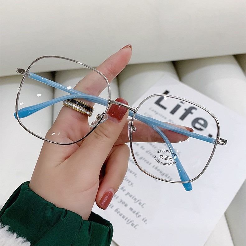 Montura de gafas cuadradas grandes de moda, anti-luz azul, sin graduación, montura metálica retro, adecuada para fotografía callejera sin maquillaje, se pueden equipar con lentes graduadas.