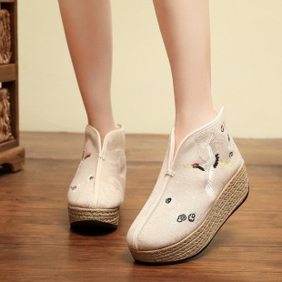 1618-20 Large Cotton Chinese Style Embroidered Women's Shoes Ethnic Style Ancient Chinese Coat Boots Antique Platform Women's Cotton Boots