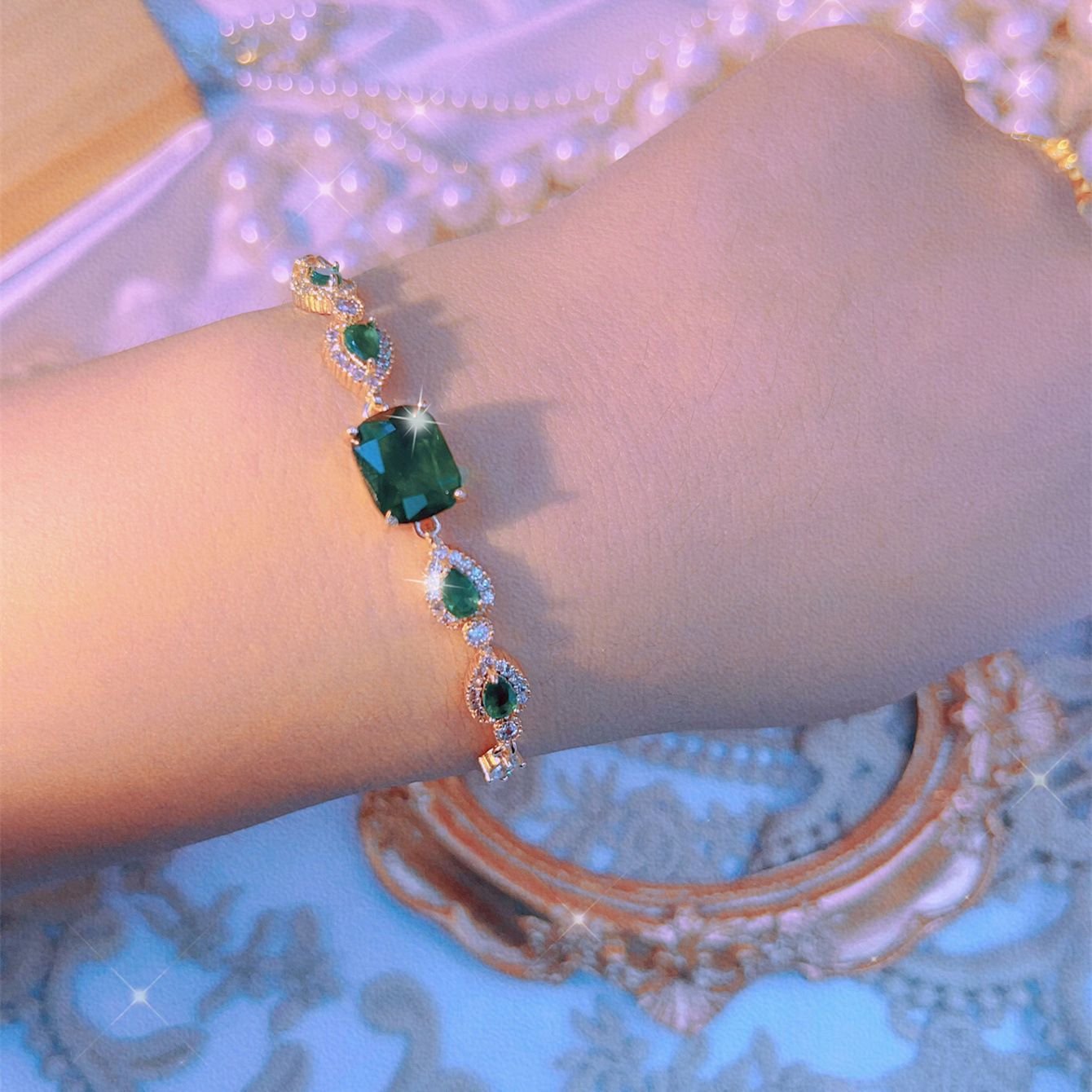 Square geometric bracelet with zircon