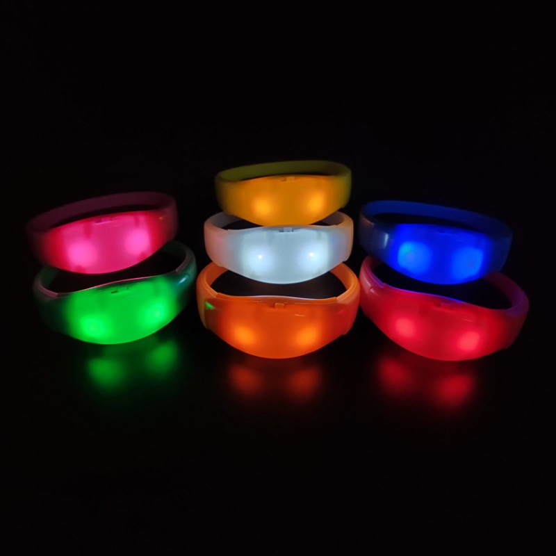 Suministro LED luminoso pulsera de silicona deportes al aire libre noche corriendo Flash pulsera de control de voz correa de muñeca imprimible