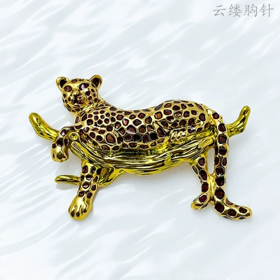 Brooch, High-End Vintage Men's Suit – Yaxa sancaqları