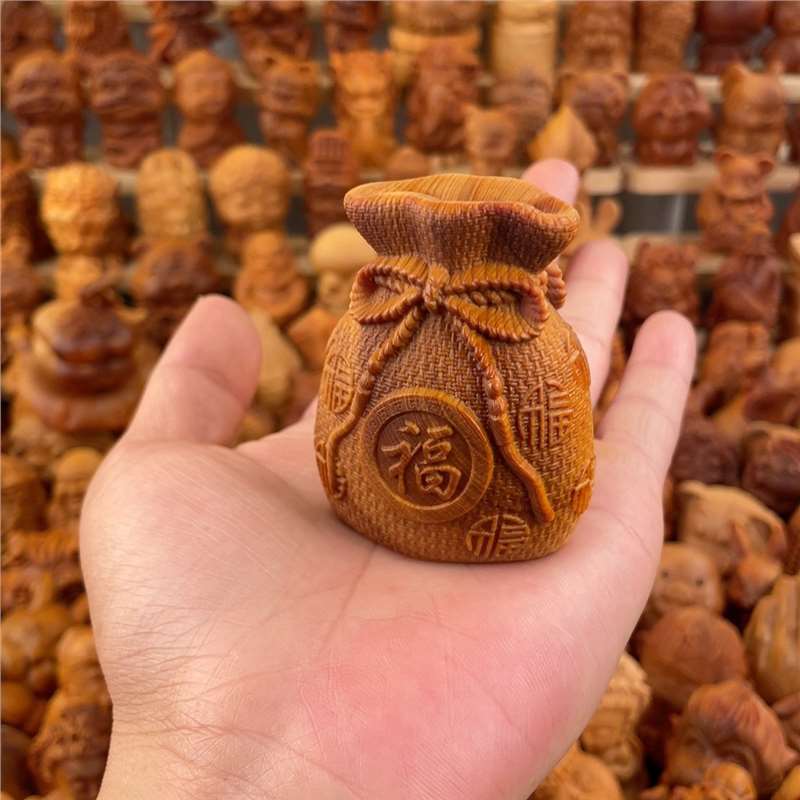 天然モミ無垢材彫刻、富と祝福の袋、米袋、金袋、文具、ハンドピース、卓上装飾品、工芸品|undefined