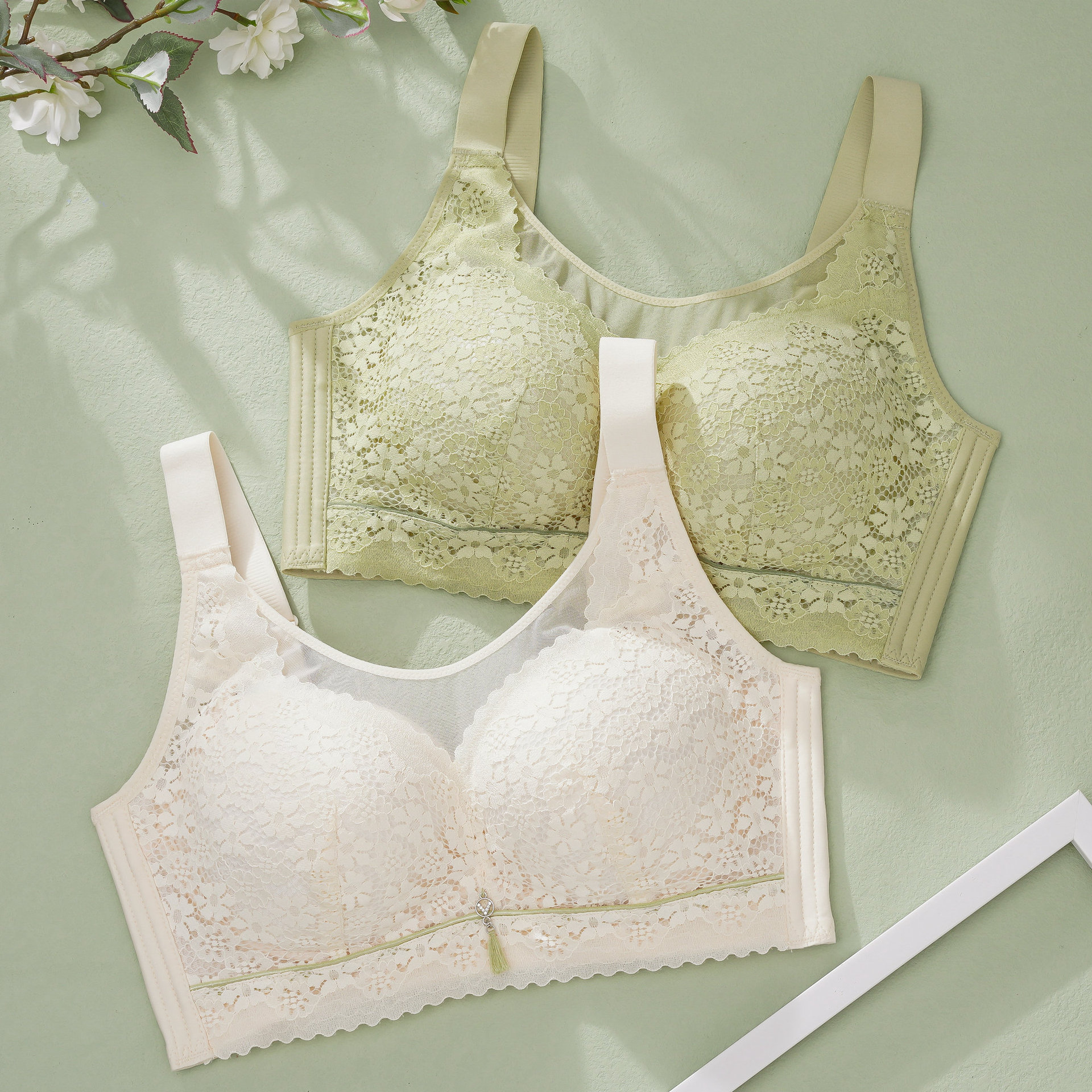 Plus size thin big chest small Full Cup sexy wireless underwear side-closing anti-sagging bra lace breast collection