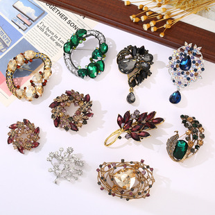 European and American retro brooch wholesale high-end fashion alloy rhinestone pin suit dress party floral corsage accessories