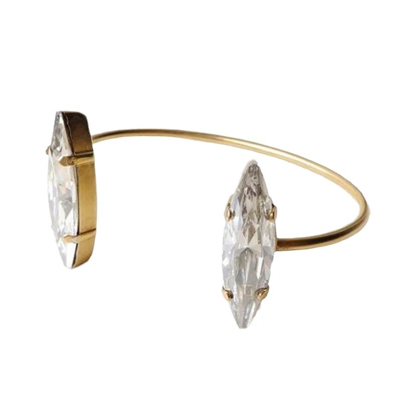 Diseño de brazalete de metal transfronterizo, brazalete de diamantes de ojo de caballo, accesorios simples para mujeres.