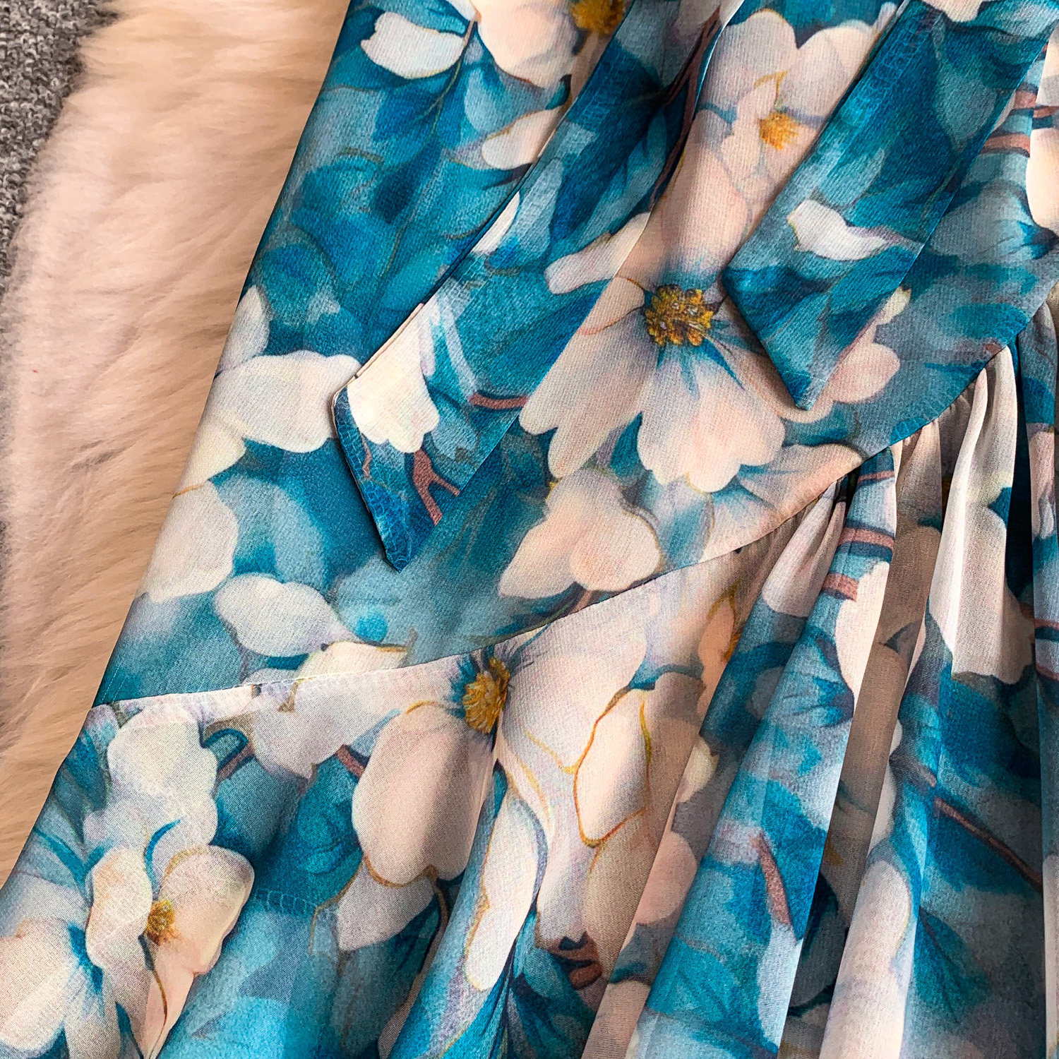 French Style Bell Sleeve V Neck Printed Long Dress for Women Elegant Sophisticated Summer Dress_ecoleips.com