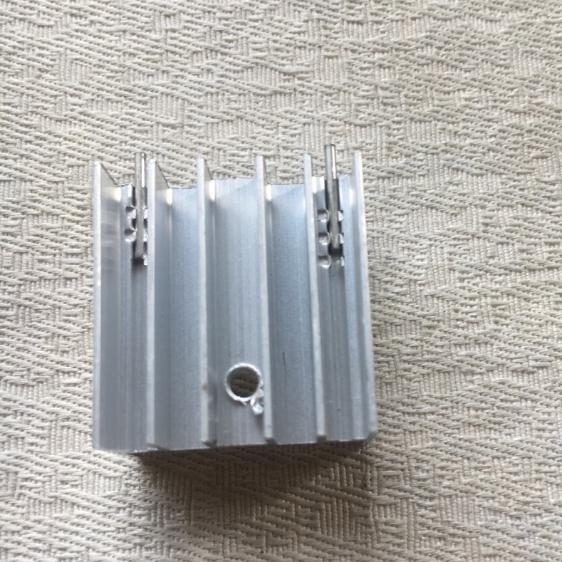 厂家直销铝型材带针小30电子散热器散热片