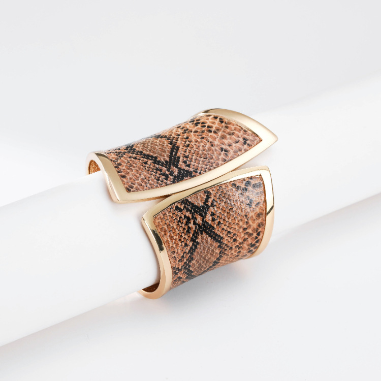 Fashion Wide-sided Snake-patterned Leather Bracelet display picture 6