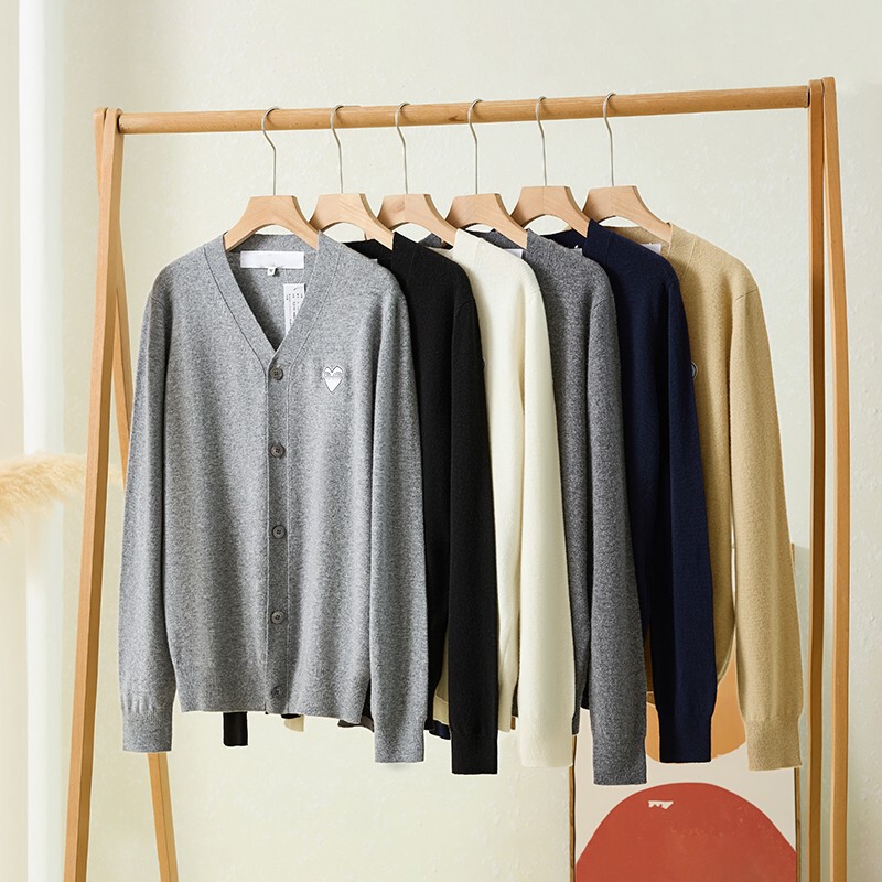 Early Spring 100% Wool V Neck Play Men's and Women's Same Style Chuanjiu White Heart Knitted Cardigan Long-Sleeved Bowling Jacket