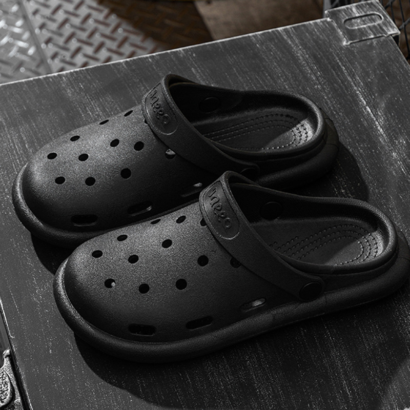 구멍 슬리퍼 블랙