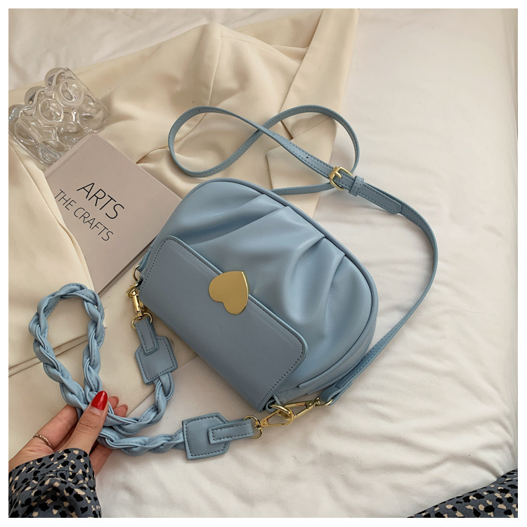 Wholesale Heart Buckle Fold One-shoulder Messenger Small Round Bag Nihaojewelry display picture 94