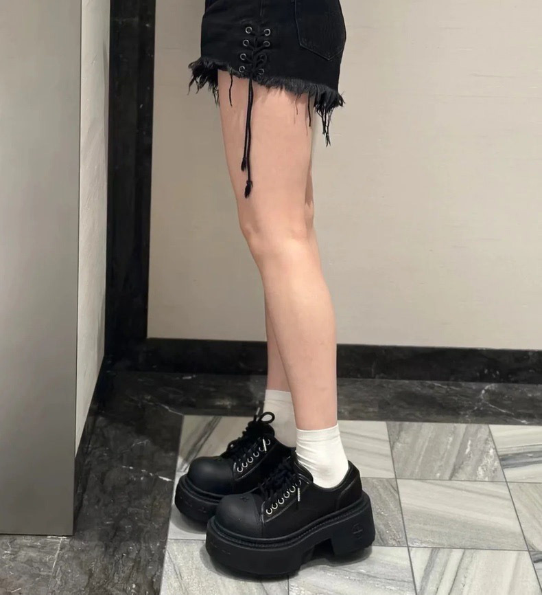 Martin's 2024 new women's shoes have a sole and a height increase of 9.5 centimeters. Student Fashion Shoes_voghion.com