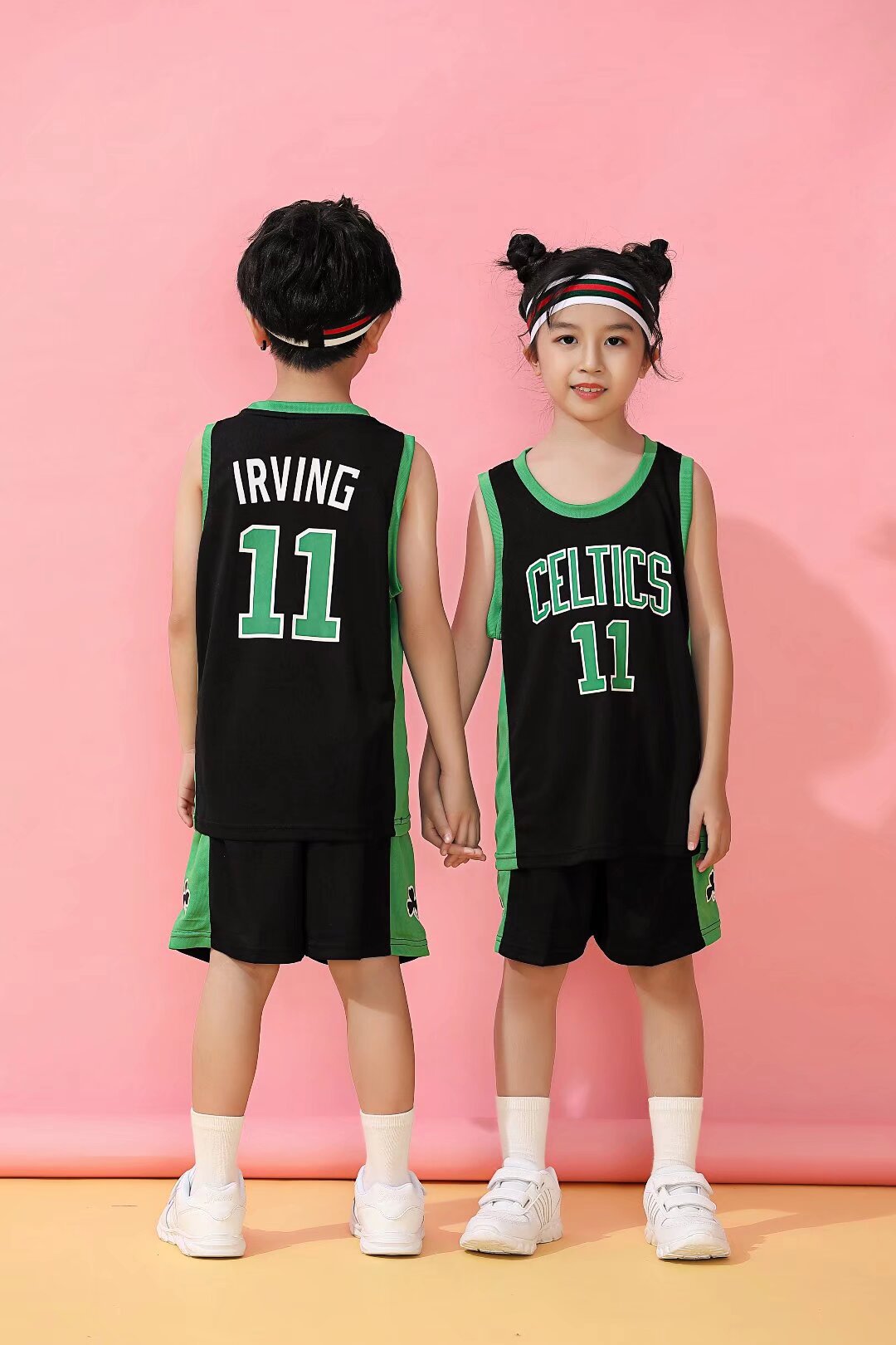 子供の倉庫のボールの服を卸売りします。