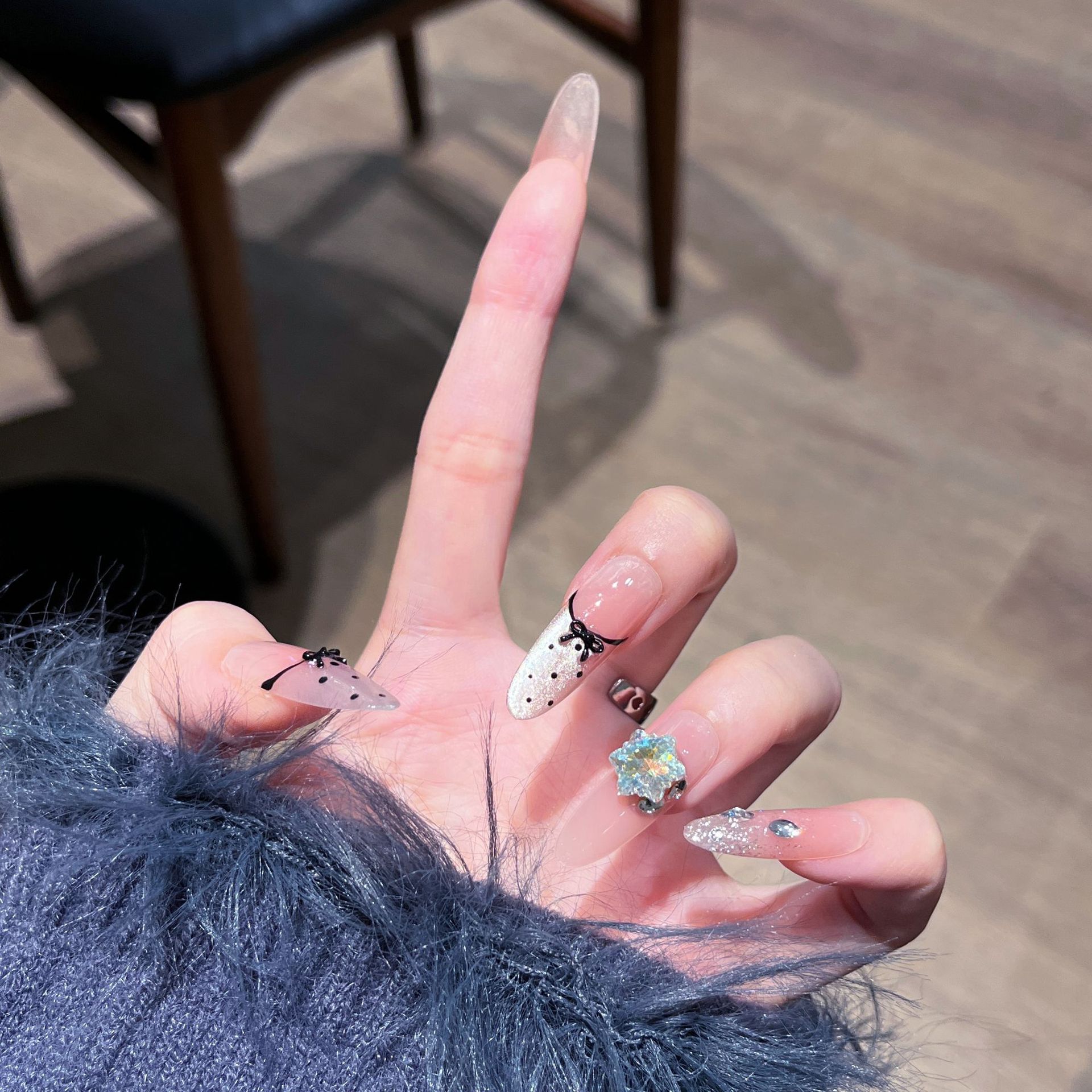 Puros deseos de usar uñas hechas a mano de nuevo estilo mariposa ondulado punto cuadrado temperamento suave blanqueamiento estudiante de manicura avanzada dulce y cool