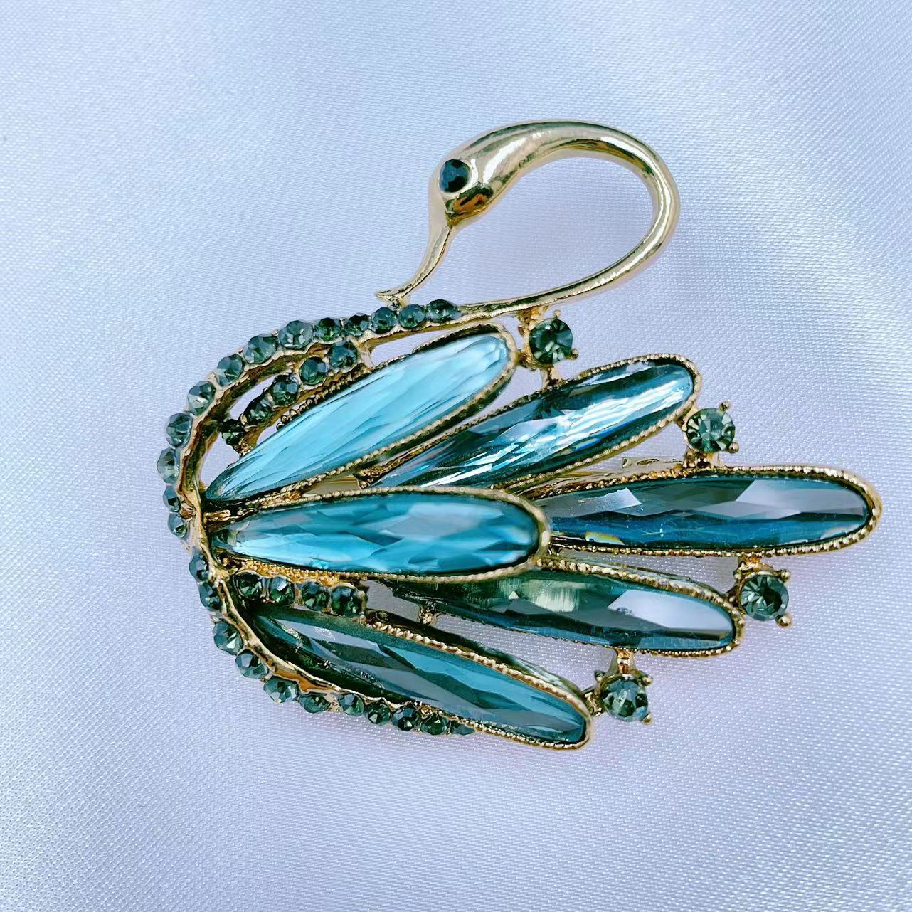 19g Weight Corsage Classification Daily Occasion Alloy Material Swan Pattern Unisex Gender Elegant Style Elegant Pin Swan Alloy Unisex Corsage 4