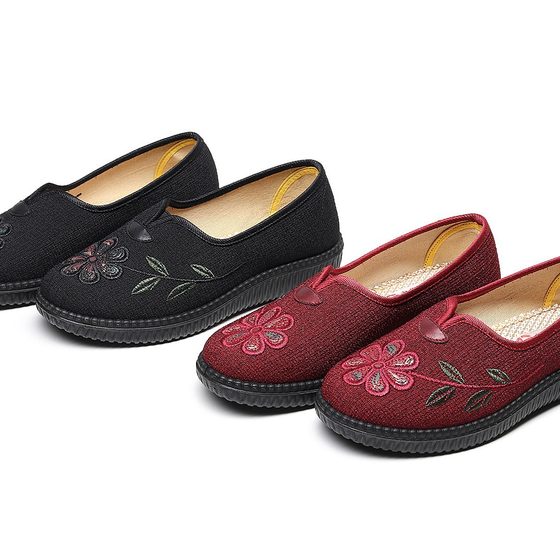 Old Beijing cloth shoes women's soft-soled flat-heeled loafers a pedal non-slip embroidered single shoes walking shoes a generation of hair