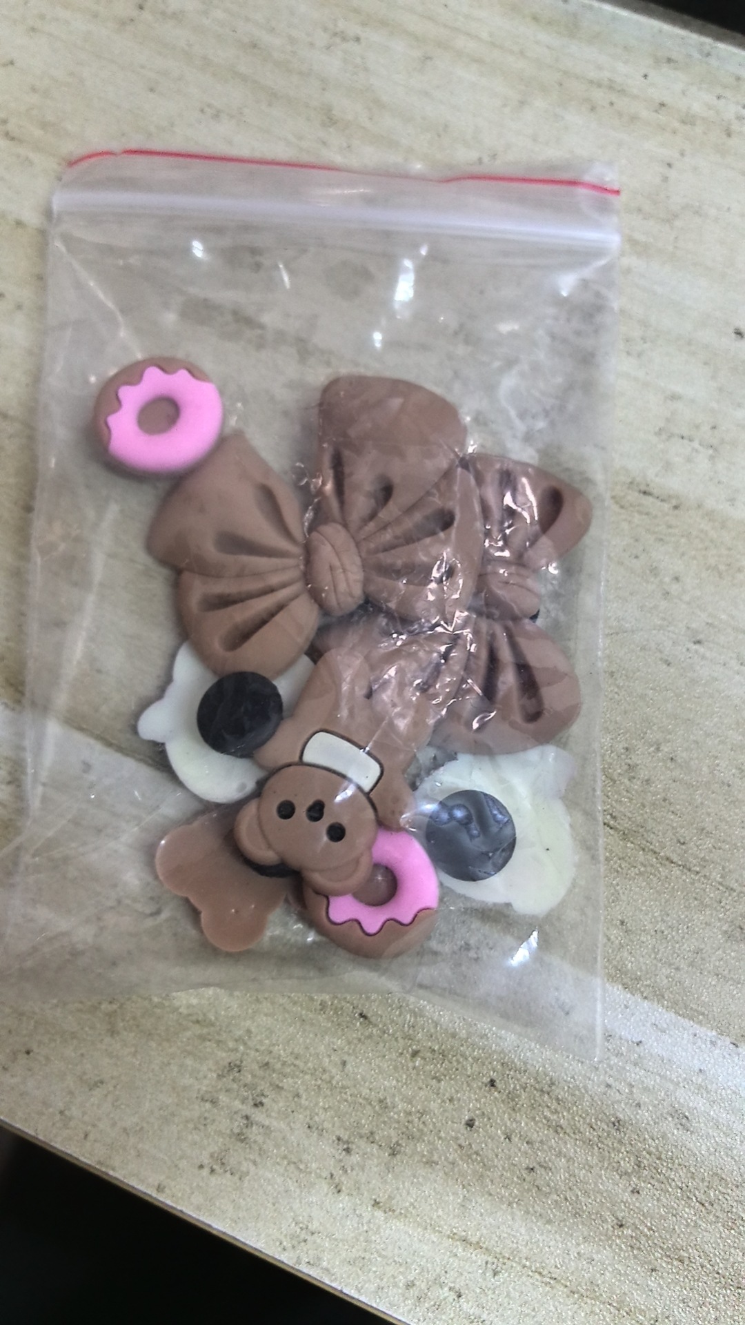 2025 nuevas sandalias de verano para mujer, sandalias de moda de celebridades de Internet con suela blanda, moda casual para la playa al aire libre, pantuflas de suela gruesa para mujer.