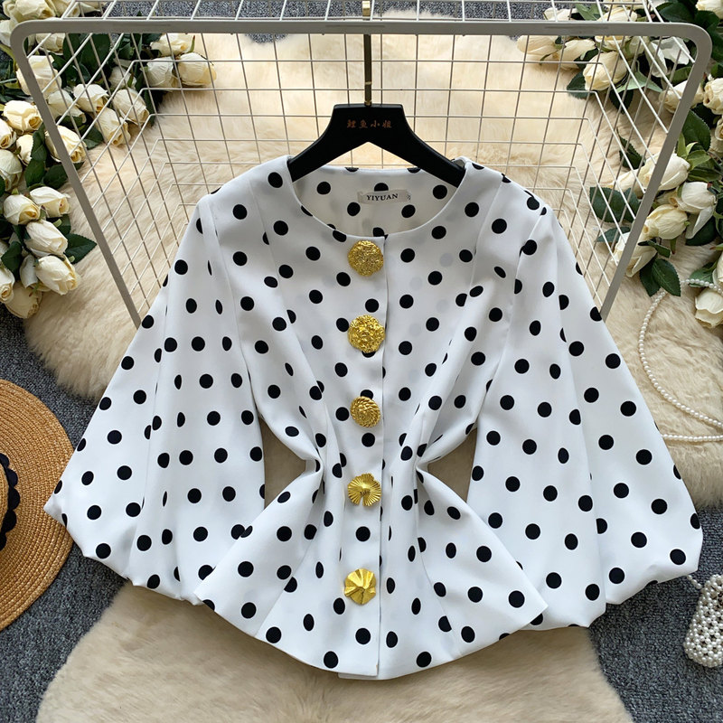 French-style retro polka dot puff sleeve shirt for women, autumn high-end metal button loose-fit age-reducing top, 2026 new model