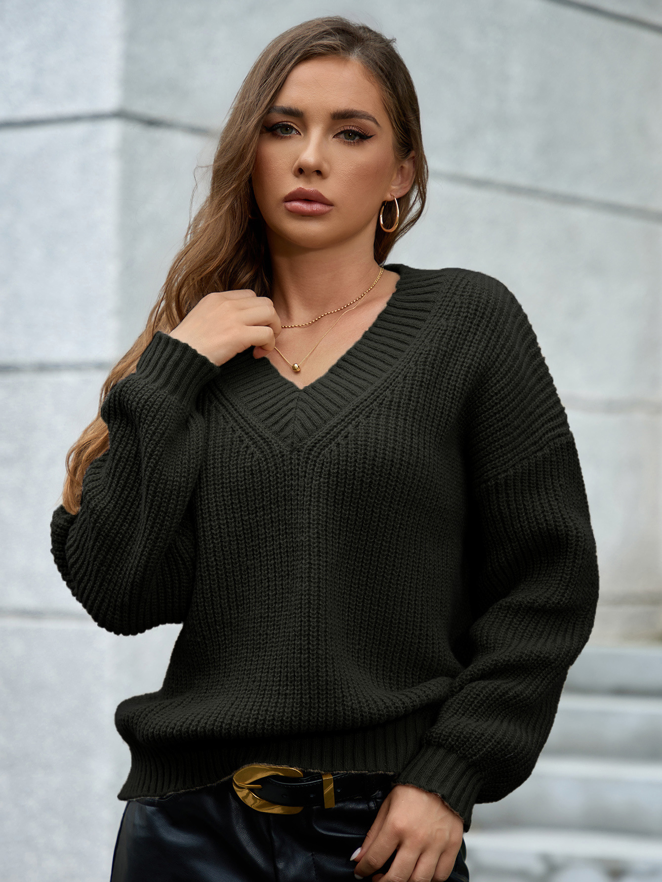 V-neck Sweater Women Pullover Breathable Ribbed Cuffs Relaxed Fit_voghion.com