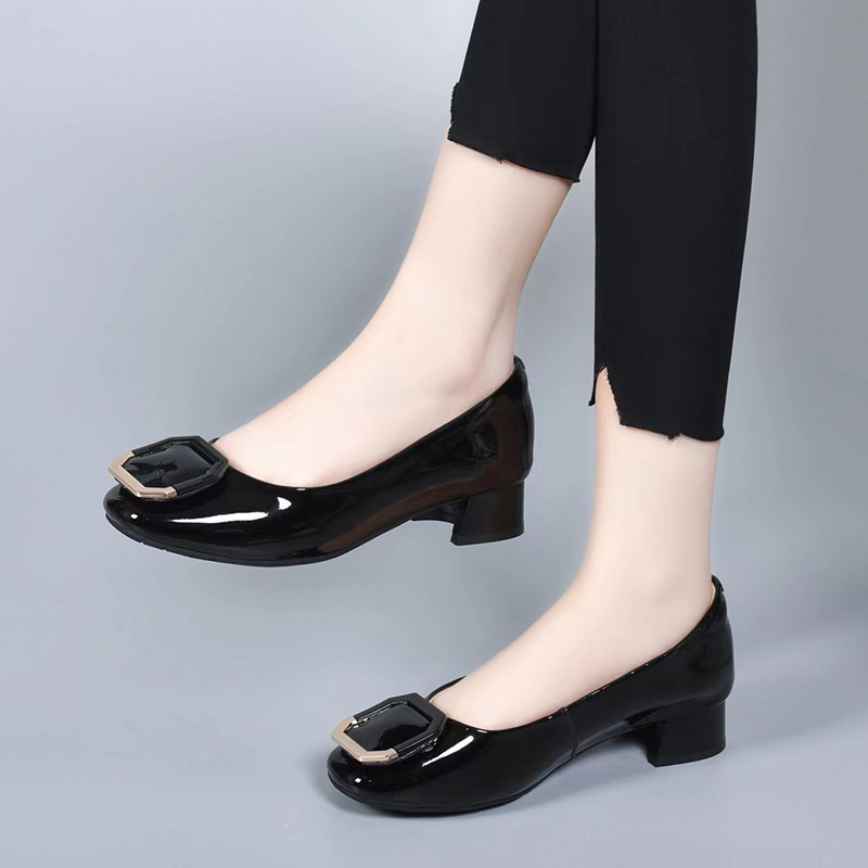 Giày lười nữ mũi vuông đế bằng da sáng chế miệng nông — Màu đen