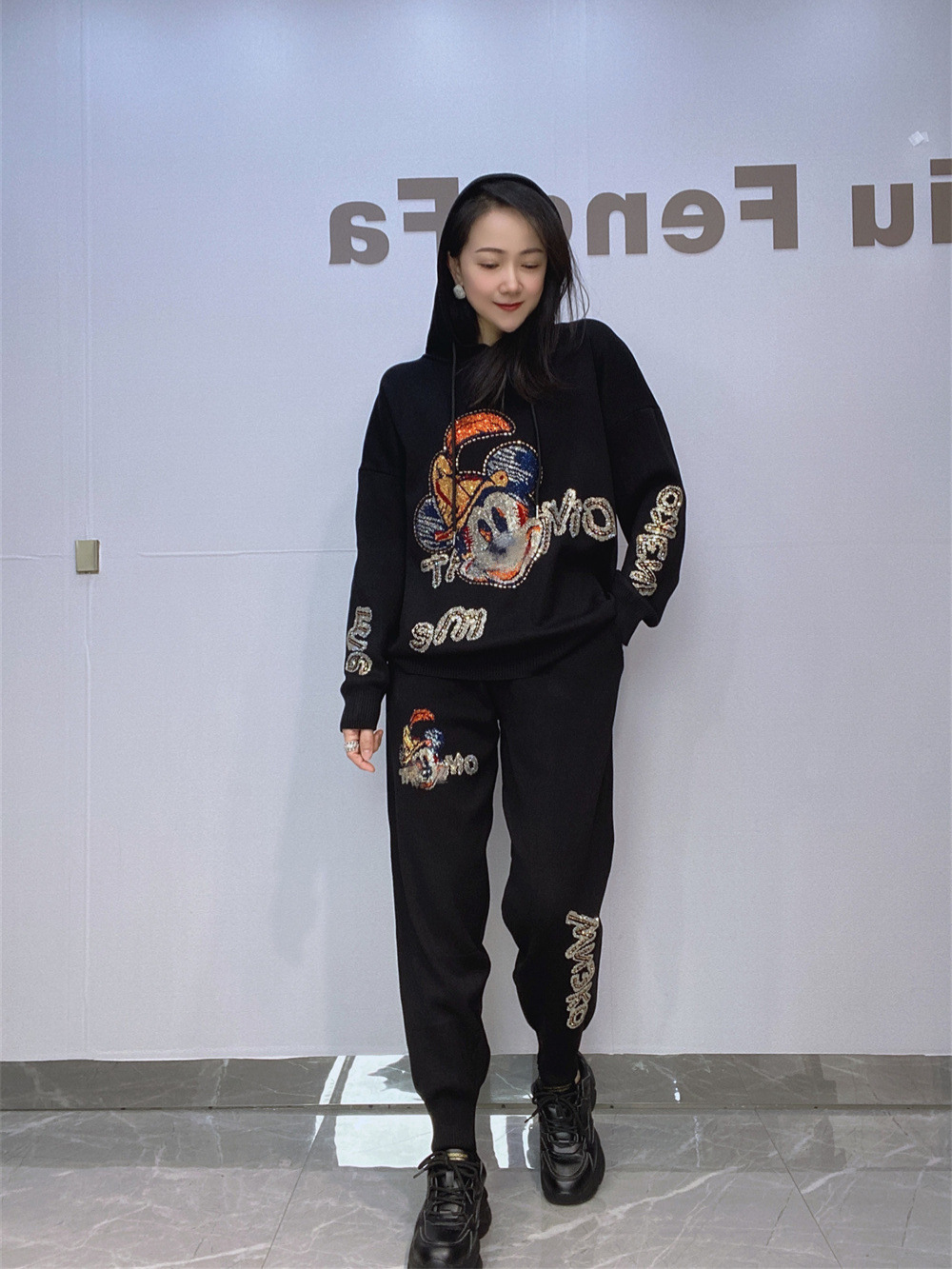 Traje casual con capucha para mujer, primavera y otoño, suéter de punto con diamantes, top de manga larga, talla grande, conjunto completo de pantalones corsés, traje de dos piezas image 1