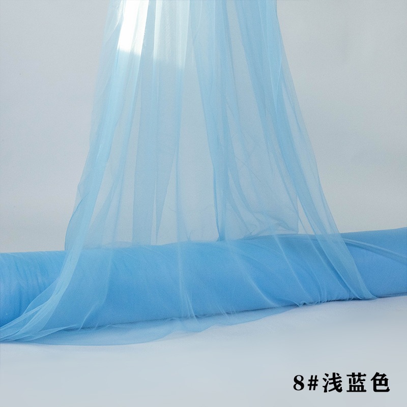 Celebración de la boda el techo de gasa de niebla de hadas suizas está dispuesto con cortina de organza, el respaldo de la silla, la escalera de gasa, la decoración de la red, el gasa suave, el gasa de color de la atmósfera. image 13