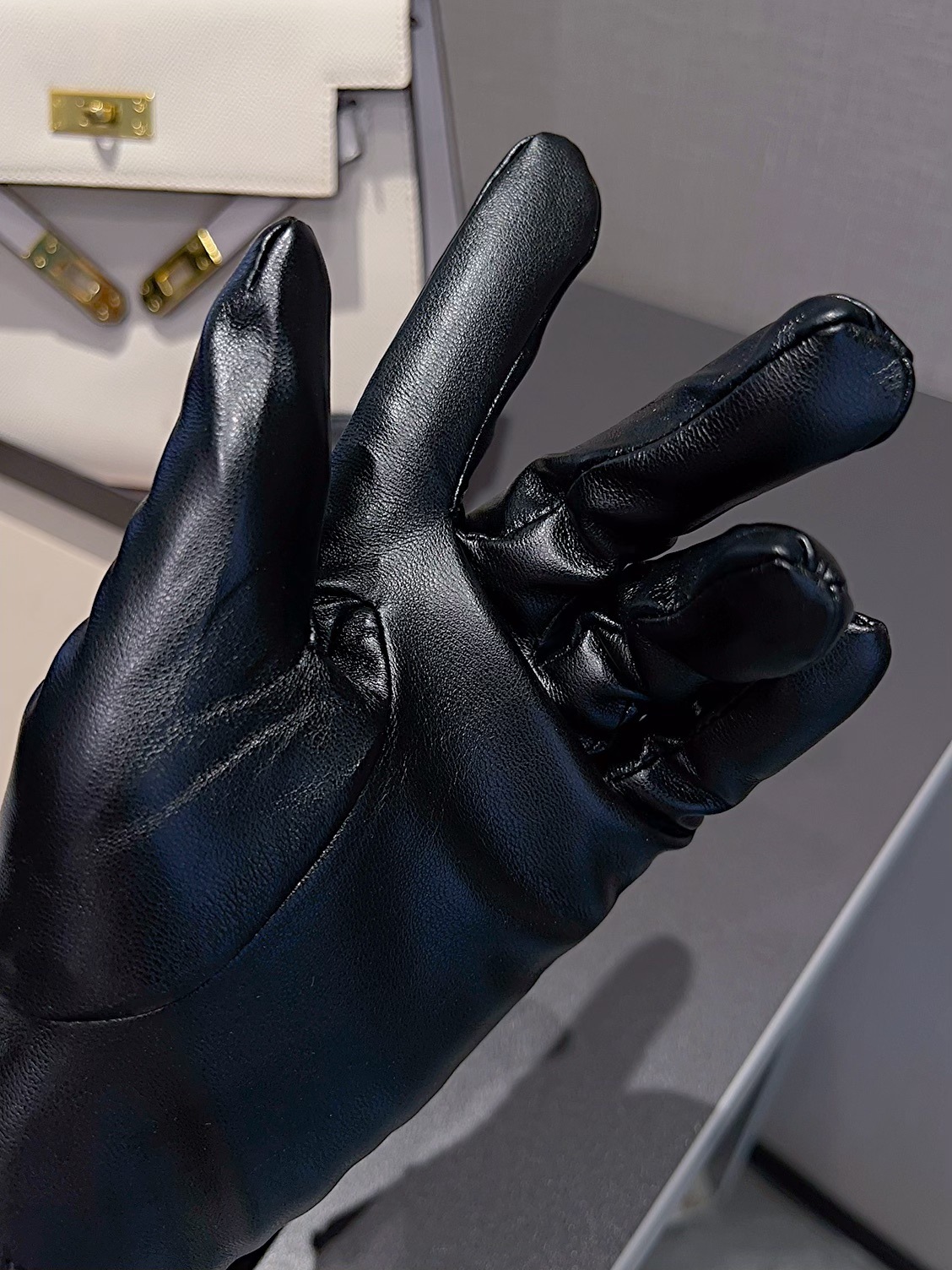 32401613-E116-47E1-8864-7E3429