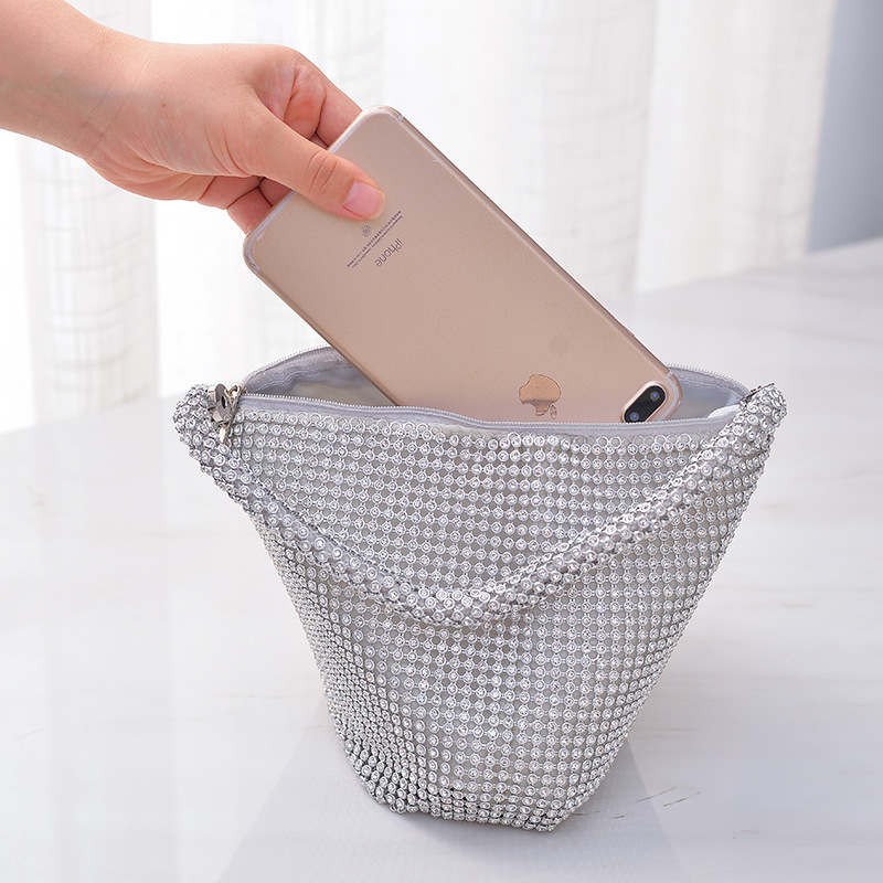 Bolso de noche de moda transfronteriza Bolso hecho a mano de la mina grande incrustado en diamantes Banquete Bolso de noche de todo fósforo Bolso portátil de mujer Entrega