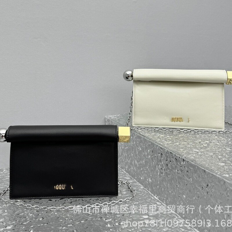 Lambskin Material, Rolled Edge Foldableing Cover, Internal Buckle Pochette Rond｜Sculpture Bag